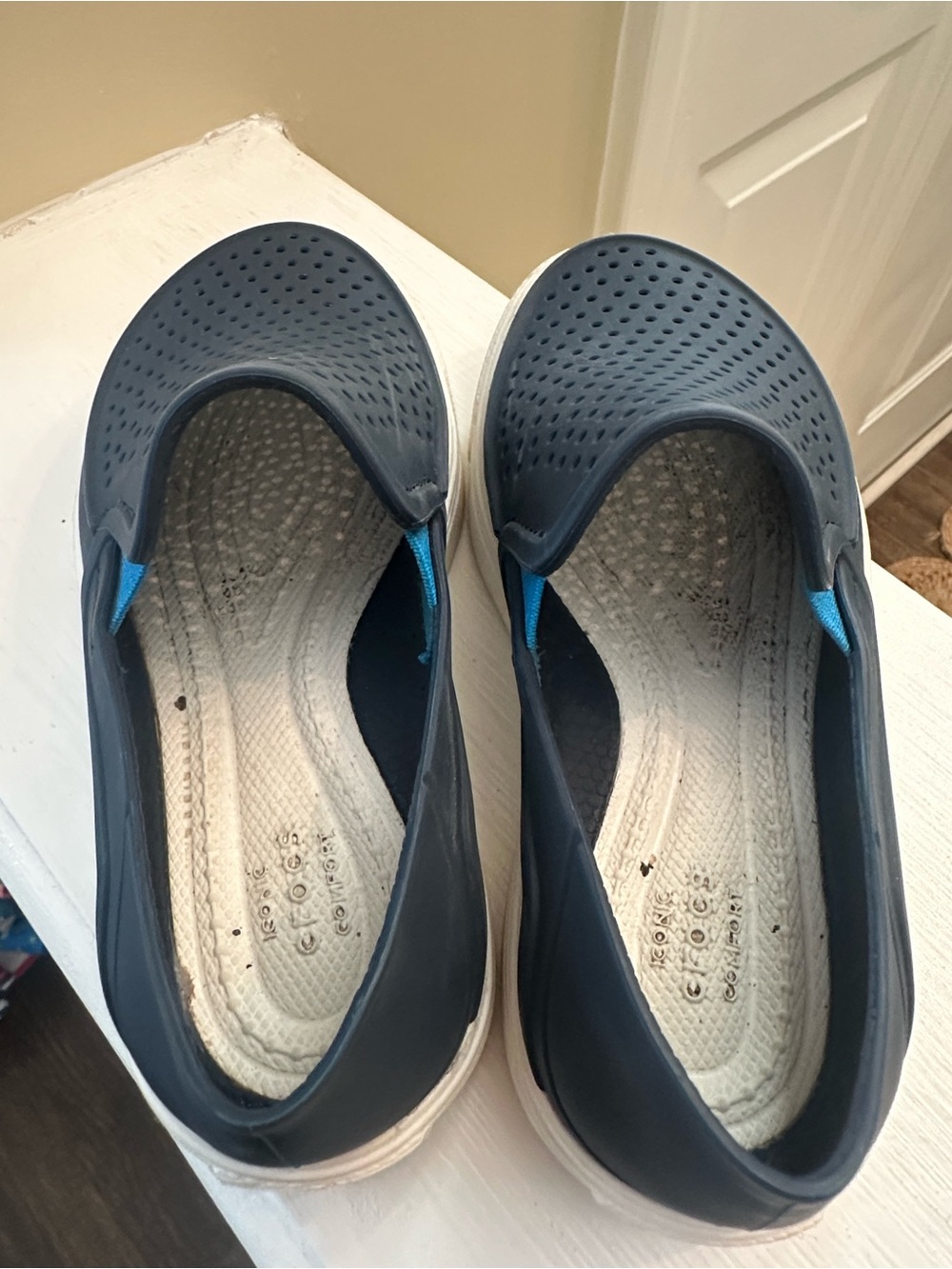Crocs Navy Slip-On Clogs Kids C10 | Lightweight Water Shoes Comfort Casual - Picture 2 of 6